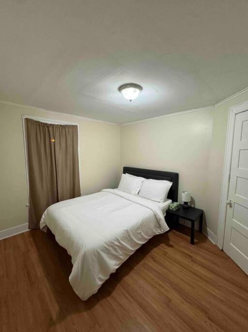 Comforting Getaway-Sleeps 6-Walk To Falls! Niagarafälle Exterior foto