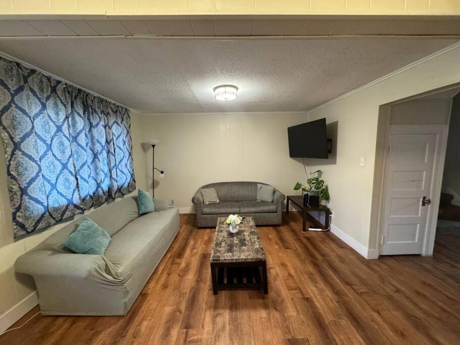 Comforting Getaway-Sleeps 6-Walk To Falls! Niagarafälle Exterior foto