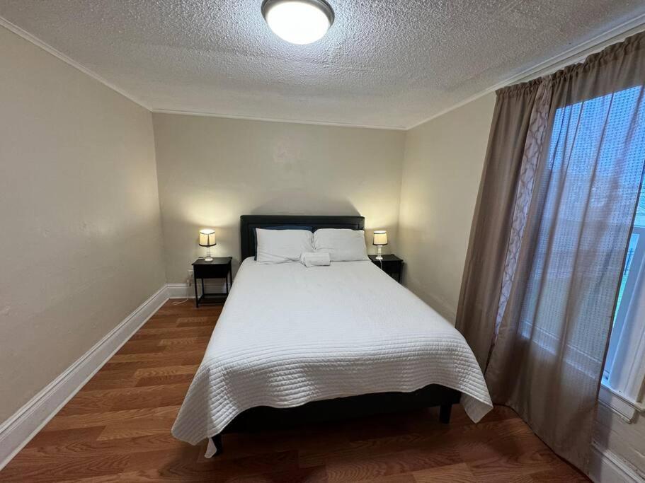 Comforting Getaway-Sleeps 6-Walk To Falls! Niagarafälle Exterior foto